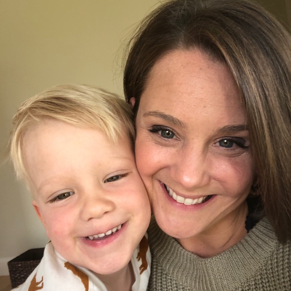 Meet your Posher, Lauren - Picture 1 of 2